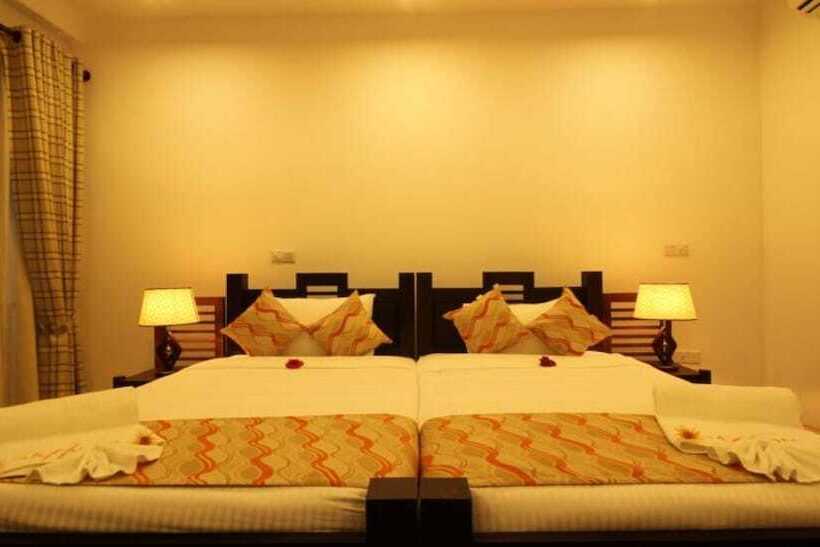 Номер Стандарт, Saffron Hotel & Restaurant