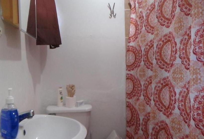 Номер Стандарт Трехместный, Hacienda Tropical Guest House