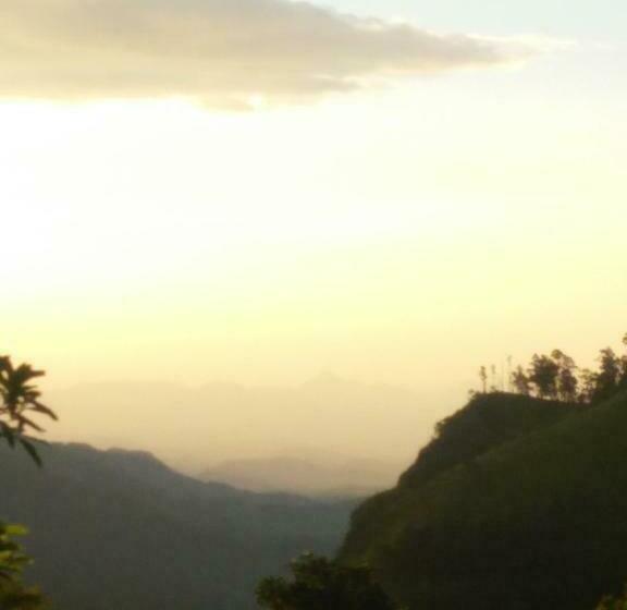 Quarto Estandar Vista Montanha, Ella Ostella