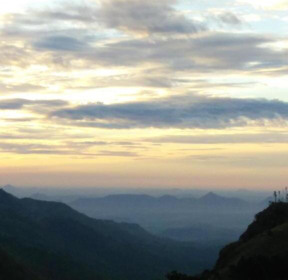 Quarto Estandar Vista Montanha, Ella Ostella