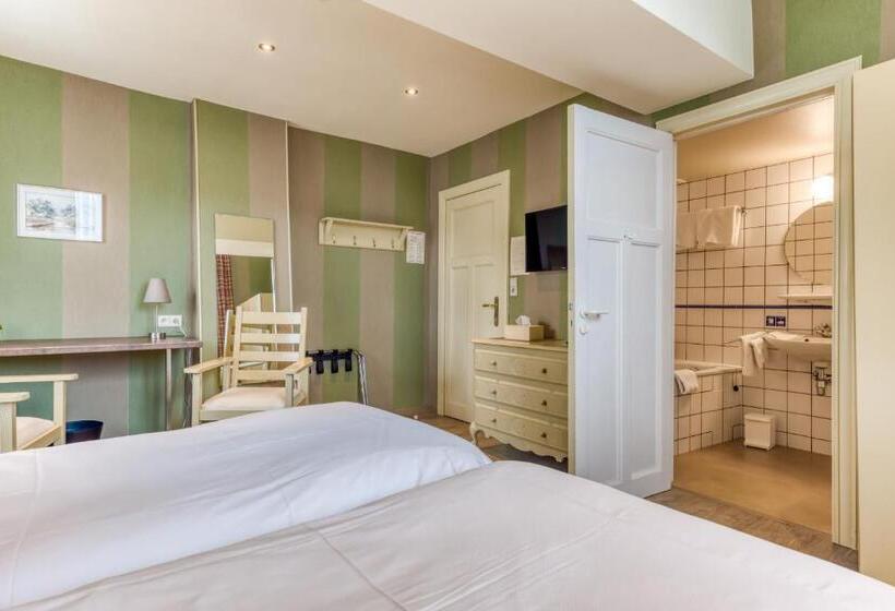 Номер Стандарт, Hôtel Le Cor De Chasse