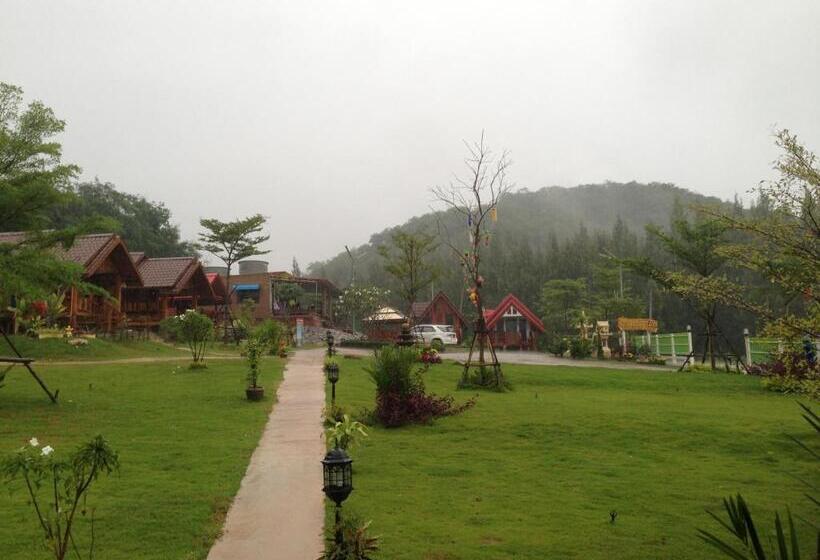 Семейный Номер, บ้านเรือนไท มวกเหล็ก Ban Ruenthai Muaklek