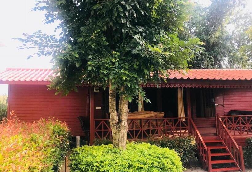 Вилла 2 Спальни, บ้านเรือนไท มวกเหล็ก Ban Ruenthai Muaklek
