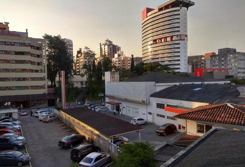 استودیوی استاندارد, Soratur Hotel & Coworking