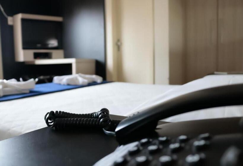 استودیوی استاندارد, Soratur Hotel & Coworking
