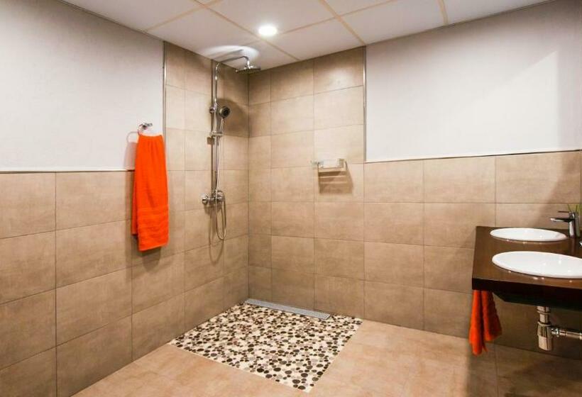 Дом 1 Спальня, Les Feixes Llargues Casa Amb 7 Suites  Lloguer De Casa Sencera, Amb Capacitat Per 14 Persones
