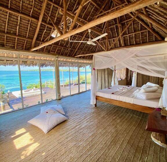 بانگلوی استاندارد با چشم‌انداز دریا, Rock And Sea Resort