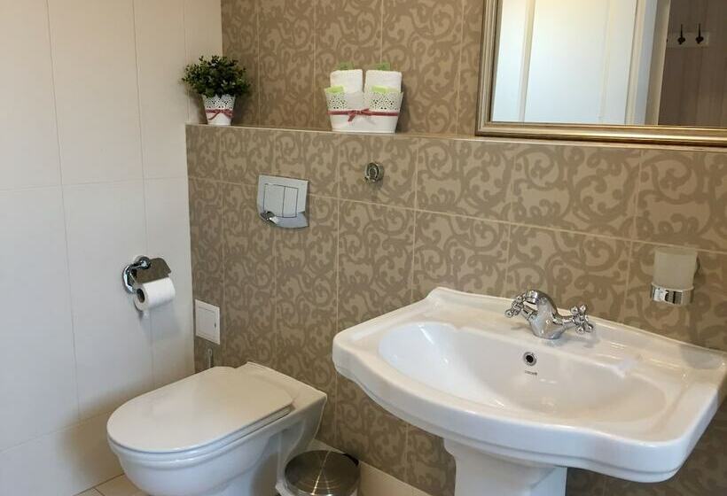 Quarto Deluxe, Family Hotel Agoncev
