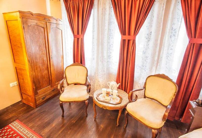 Quarto Triplo Deluxe, Evmolpia