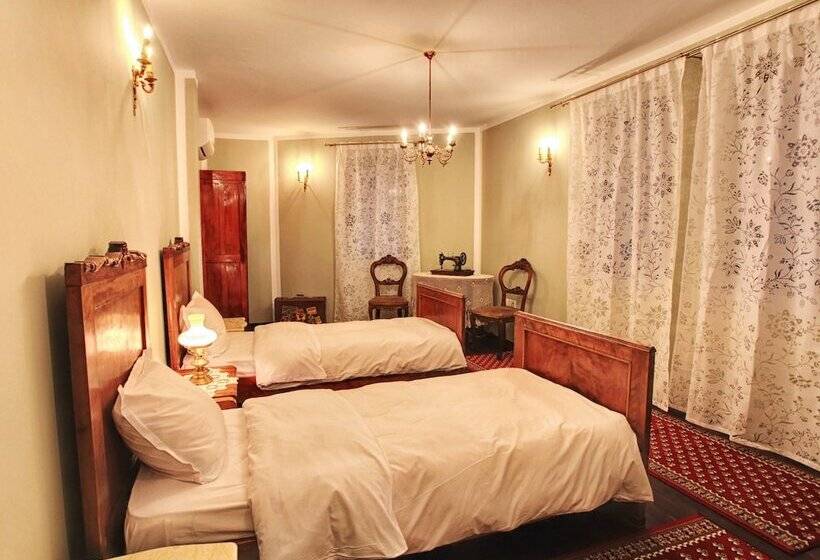 Quarto Superior Quádruplo, Evmolpia