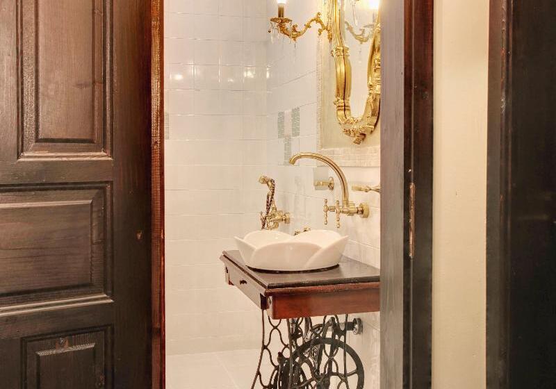 Quarto Triplo Deluxe, Evmolpia