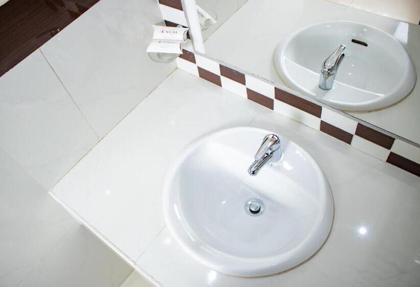 Quarto Familiar Deluxe, Nilas