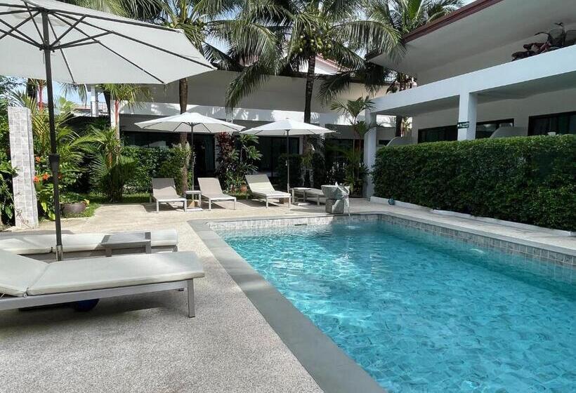 디럭스 룸, Lotus Bleu Resort & Restaurant