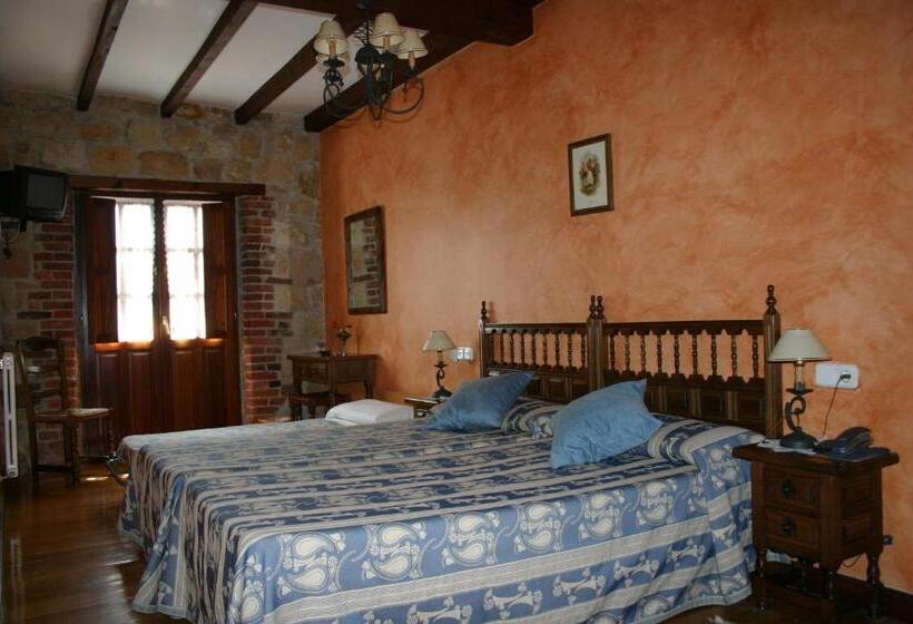 Номер Стандарт с Гидромассажем, Habitaciones Y Estudios  Hotel Posada De Cantabria   Terraza Panorámica  Gintonic Bar