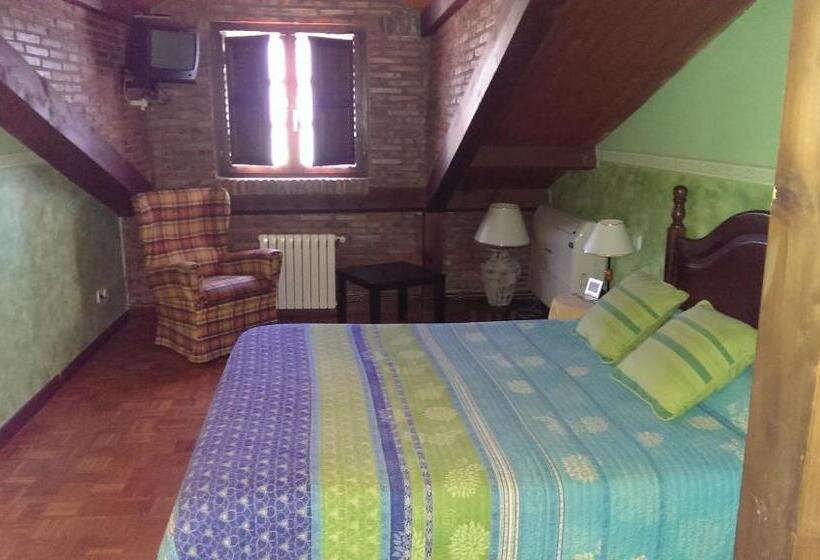 Пентхаус, Habitaciones Y Estudios  Hotel Posada De Cantabria   Terraza Panorámica  Gintonic Bar
