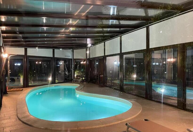 سوئیت جونیور با تراس, B&b Etna Country