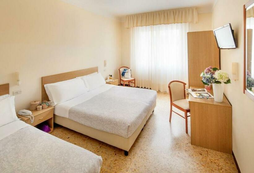 Quarto Triplo Estandar, Curtis Centrale