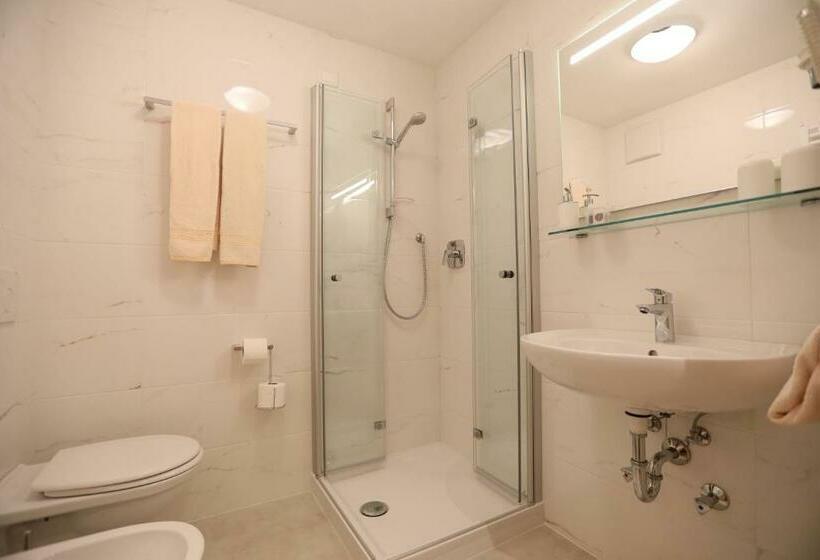 Номер Стандарт, Stampfer B&b