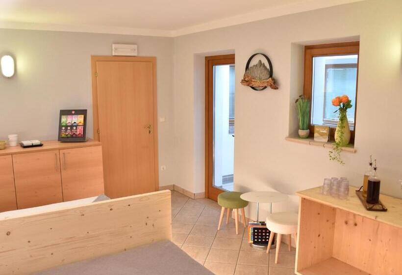 Номер Стандарт с Балконом, Almhotel Bergerhof
