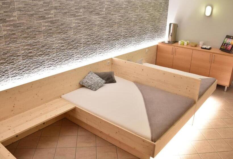 Трехместный Номер Стандарт с Балконом, Almhotel Bergerhof