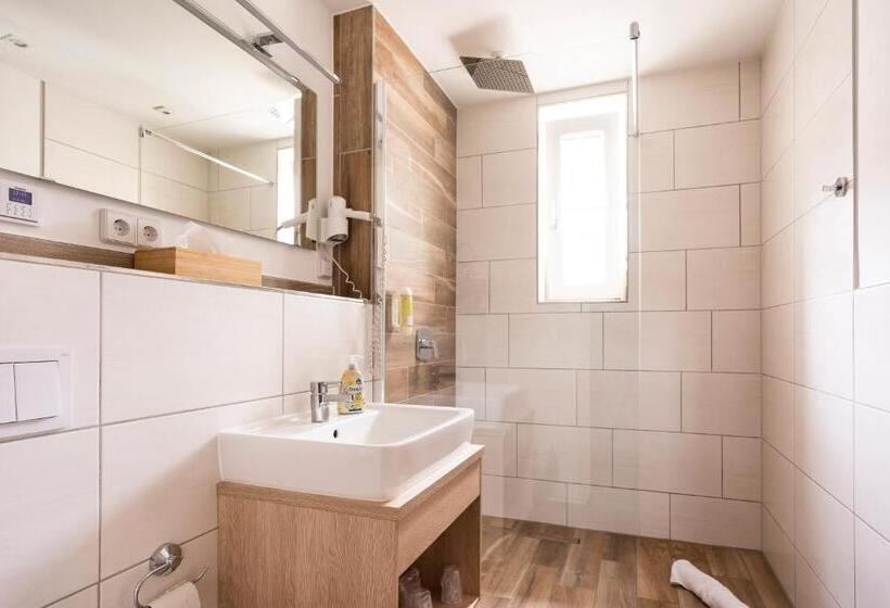 Номер Стандарт Трехместный, Cityhotel Bernburg