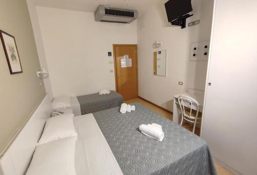 3-Bett-Standardzimmer, Athena B&b