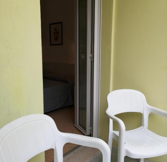 Familienzimmer, Athena B&b