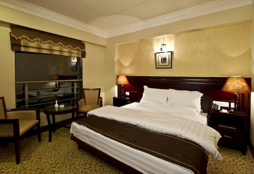 اتاق کلاب, Gargee Grand Patna