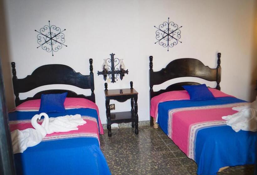 スタンダード４人部屋, Villa De Flores