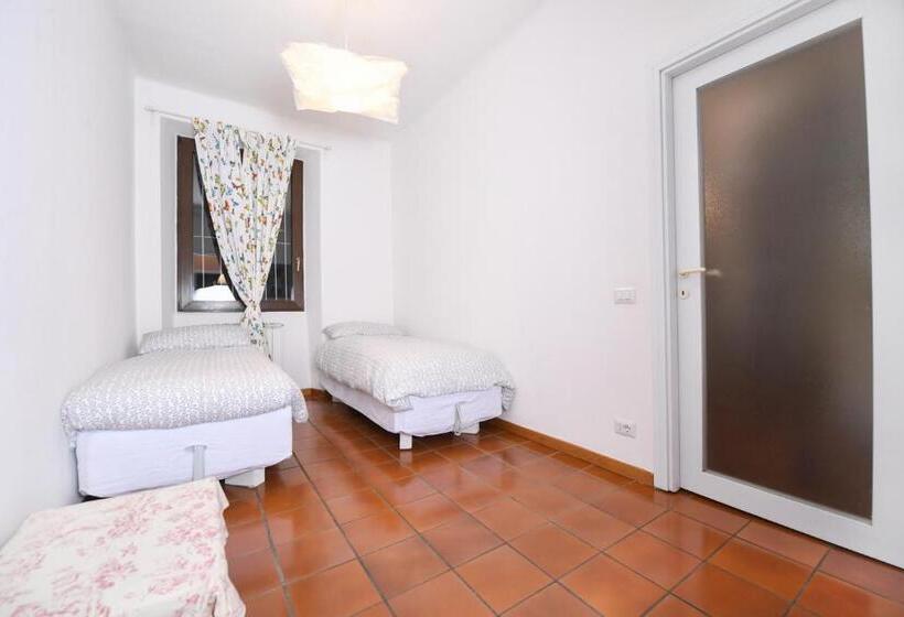 Апартаменты Deluxe 1 Спальня, Villa Pinetina B&b