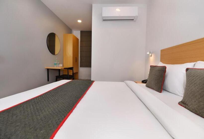اتاق کلاسیک سه تخته, Super Townhouse Function Inn Near Chaudhary Charan Singh International Airport