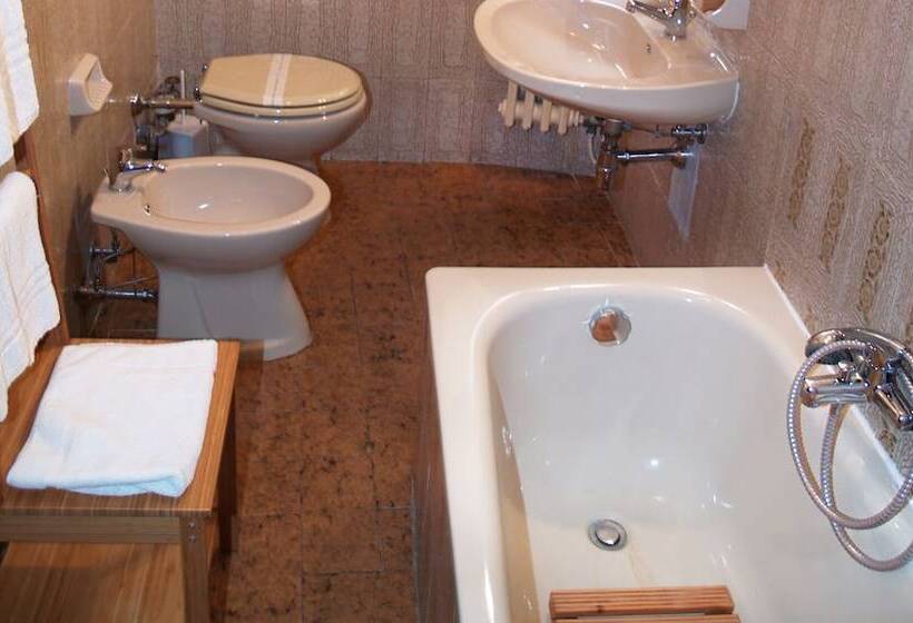 اتاق لوکس, Domus Angela B&b