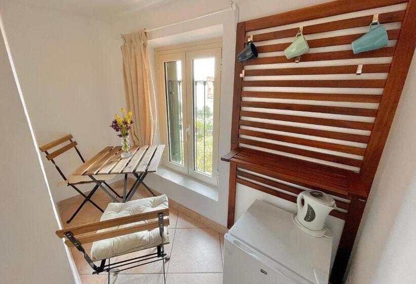 اتاق استاندارد سه نفره, Albergo Vittoria