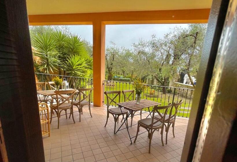 اتاق استاندارد یک نفره, Albergo Vittoria