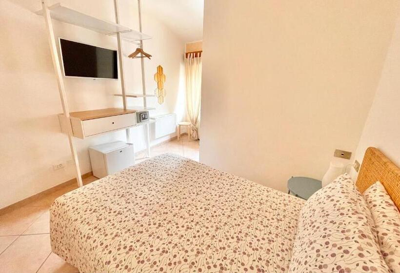 اتاق استاندارد یک نفره, Albergo Vittoria