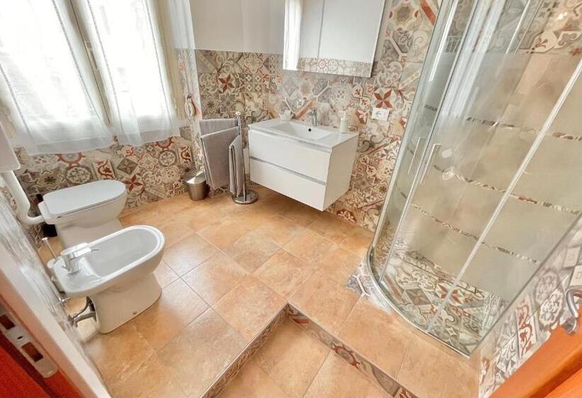 اتاق استاندارد چهار تخته, Albergo Vittoria