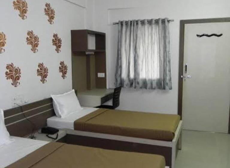 Номер Deluxe, Divya Jyot Residency Bhuj