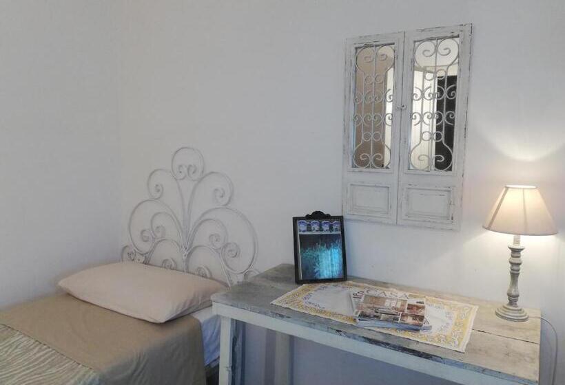 اتاق استاندارد سه نفره, B&b Giovannarolla Green House