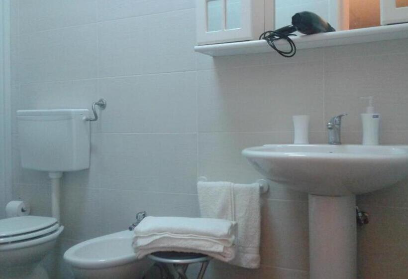 اتاق استاندارد سه نفره, Ipanema Suite
