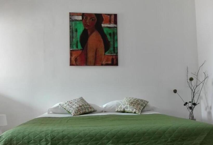 اتاق لوکس, La Casa A Mare