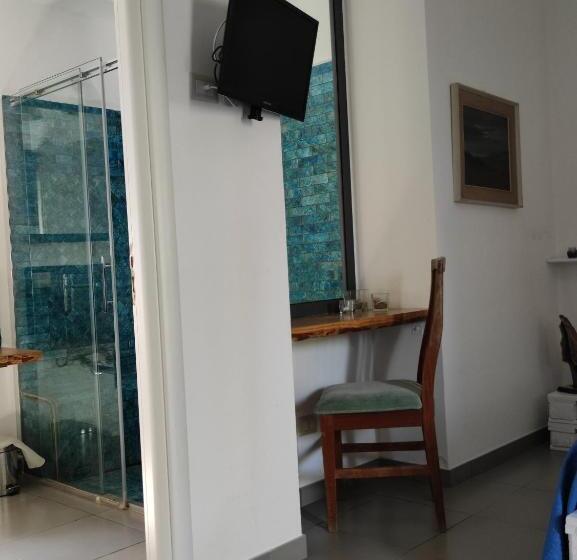 اتاق استاندارد با چشم‌انداز دریا, La Casa A Mare