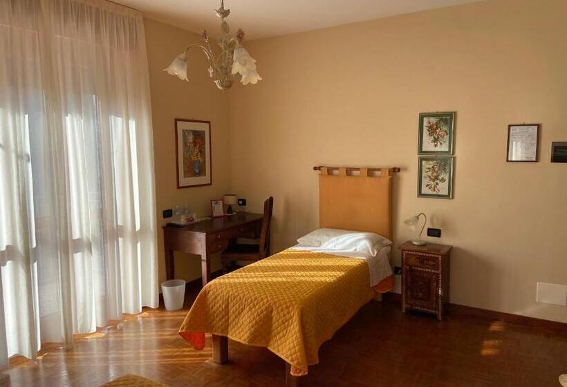 Номер Стандарт с Балконом, La Via Del Sole