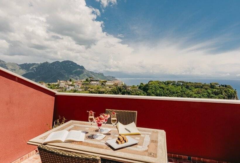 Deluxe Suite Sea View, Palazzo Pascal