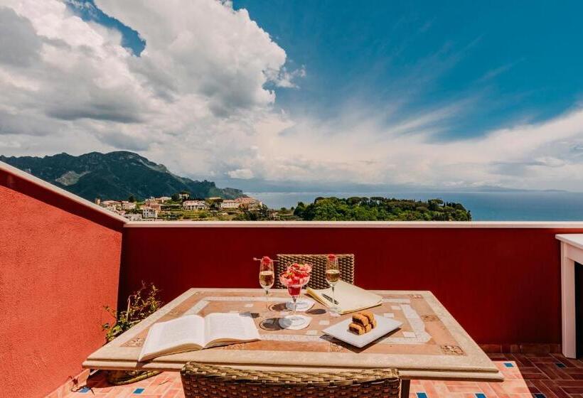 Deluxe Suite Sea View, Palazzo Pascal