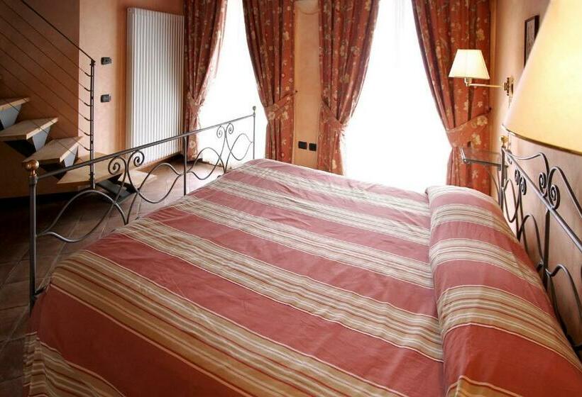 Полулюкс, Foresteria Ristorante Conti Roero