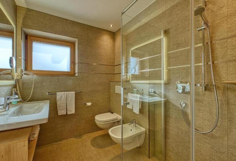 Номер Стандарт с Балконом, Garni Appartments Helvetia