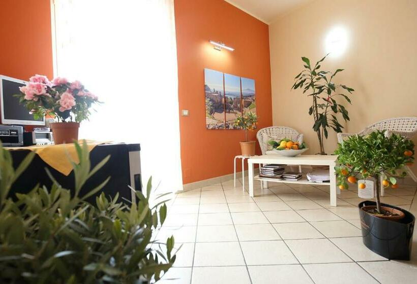 اتاق لوکس با بالکن, Valle D'agrò
