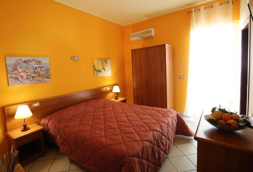 اتاق لوکس, Valle D'agrò