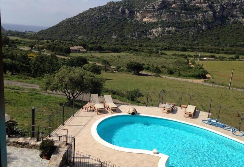 اتاق راحتی, Auberge Lustincone