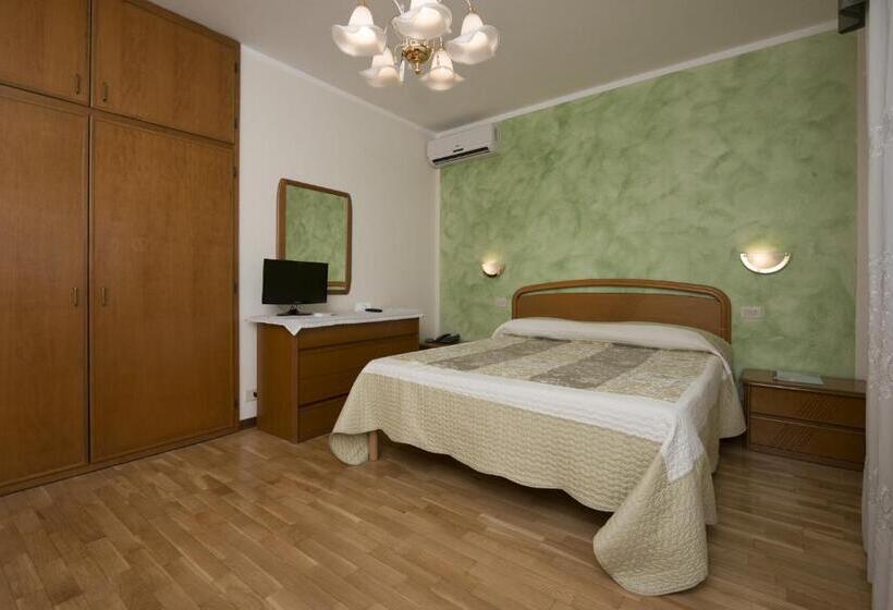 Номер Стандарт Трехместный, Cecco Di Nara